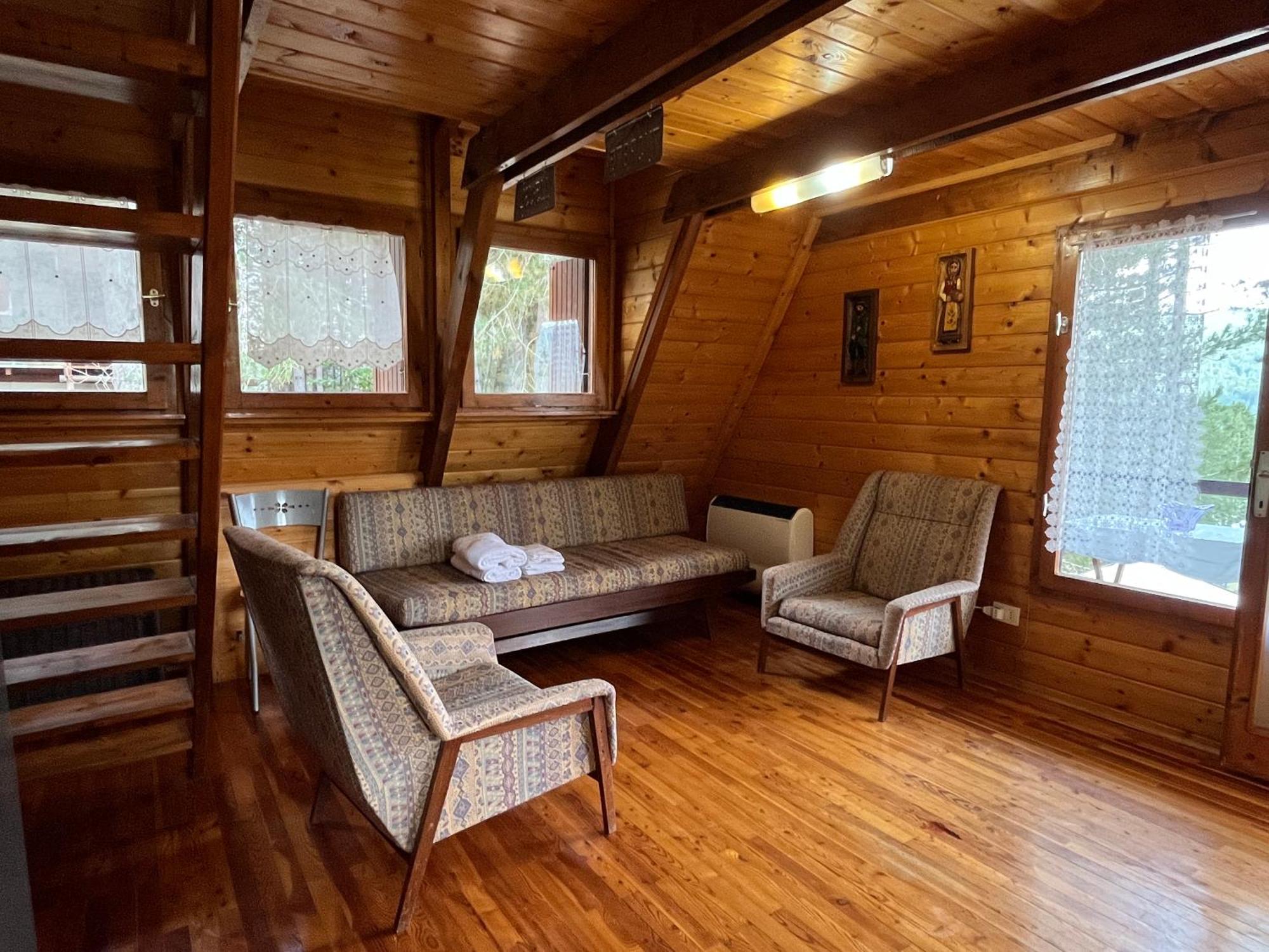 Chalet Natura La Taverna Dei 3 Porcellini Cavaliere  ภายนอก รูปภาพ