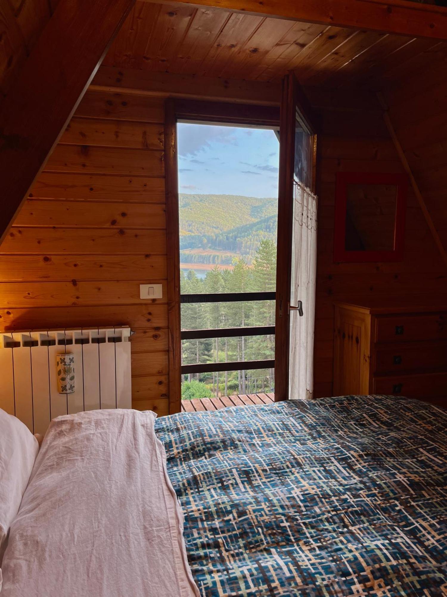 Chalet Natura La Taverna Dei 3 Porcellini Cavaliere  ภายนอก รูปภาพ