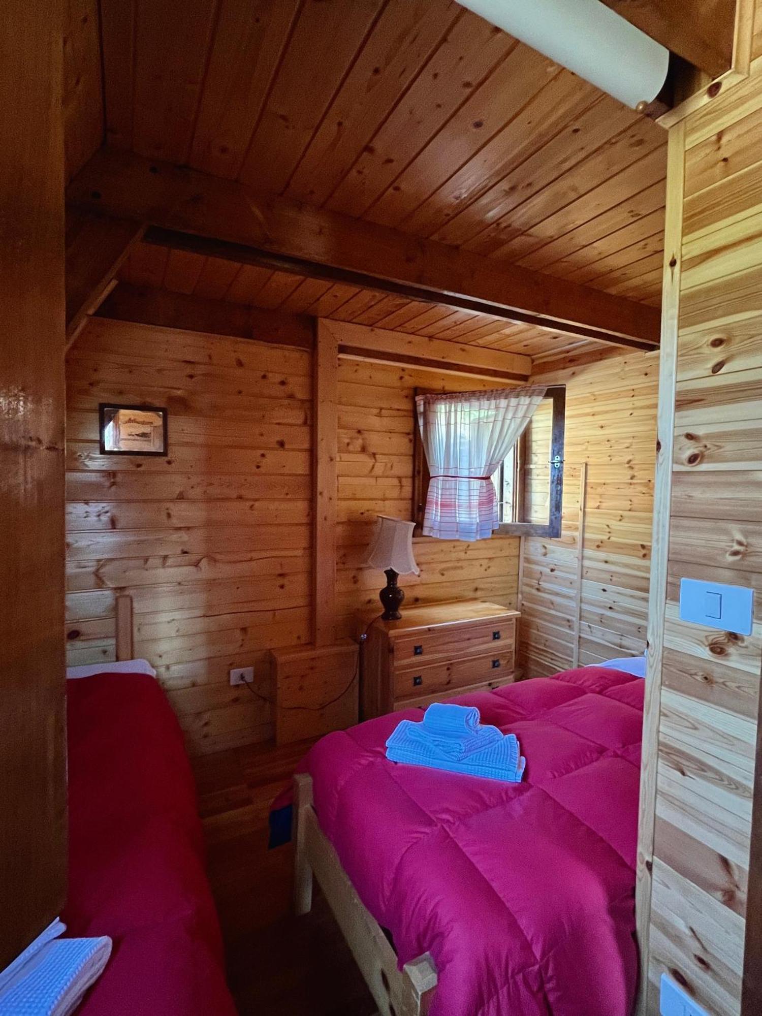 Chalet Natura La Taverna Dei 3 Porcellini Cavaliere  ภายนอก รูปภาพ