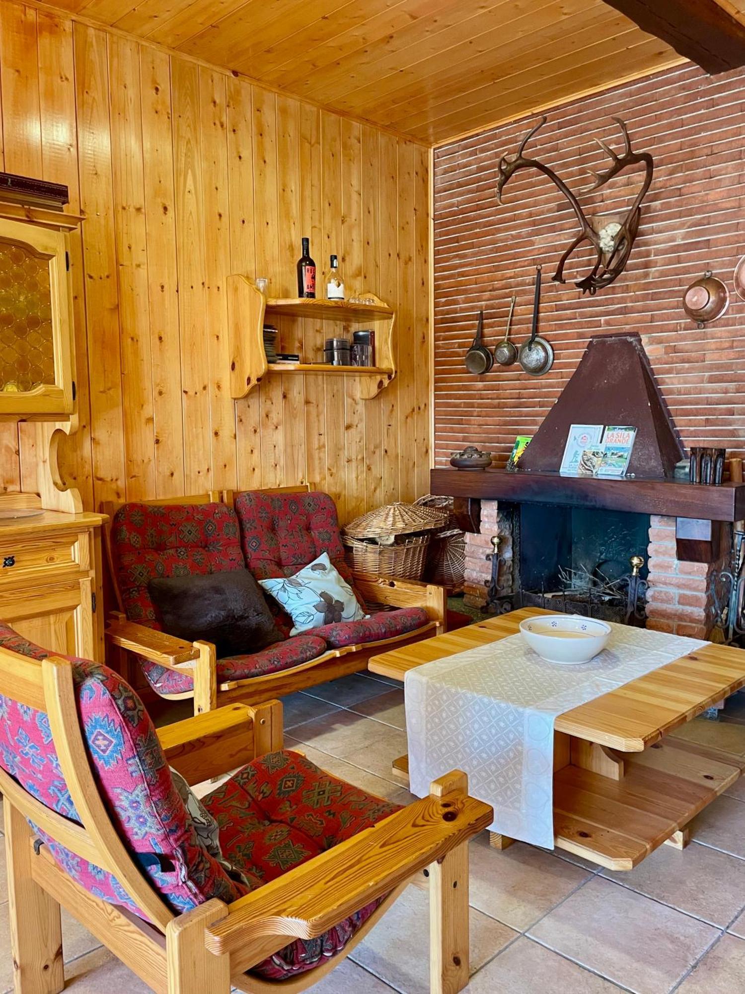 Chalet Natura La Taverna Dei 3 Porcellini Cavaliere  ภายนอก รูปภาพ
