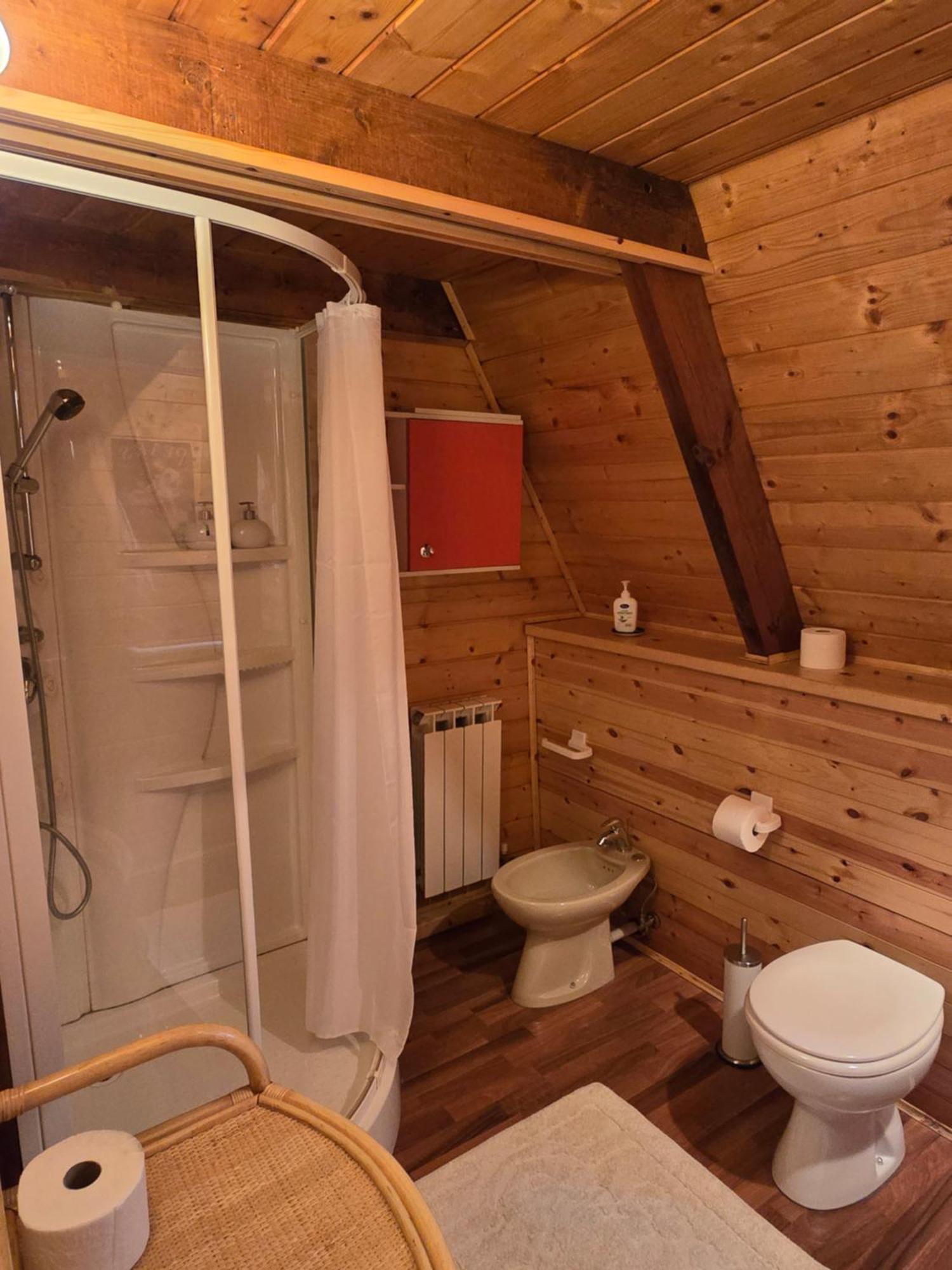 Chalet Natura La Taverna Dei 3 Porcellini Cavaliere  ภายนอก รูปภาพ