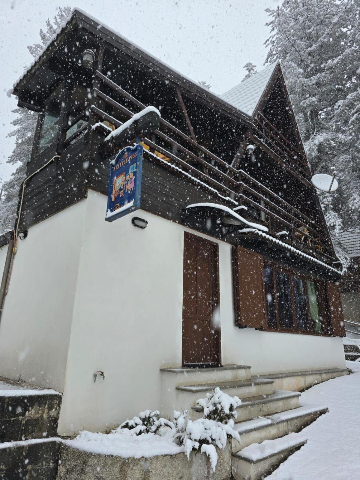 Chalet Natura La Taverna Dei 3 Porcellini Cavaliere  ภายนอก รูปภาพ