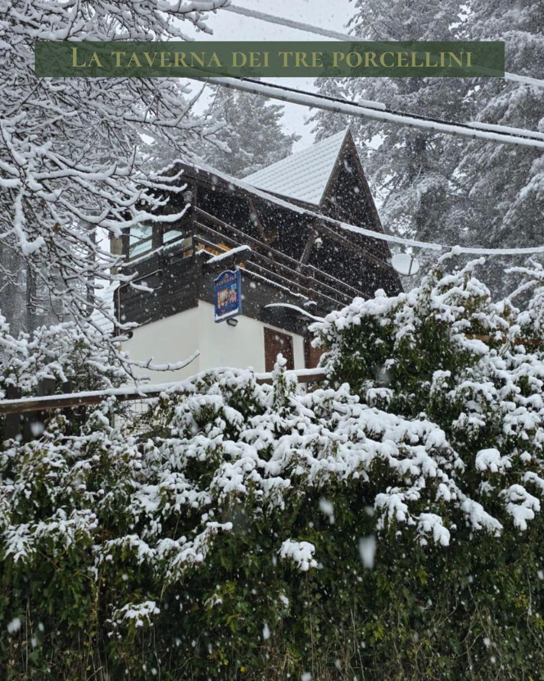 Chalet Natura La Taverna Dei 3 Porcellini Cavaliere  ภายนอก รูปภาพ
